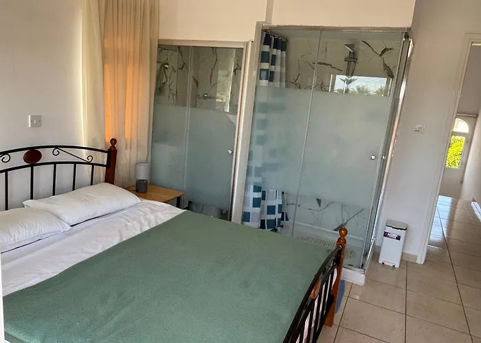 Coral Bay Sunbeam Villa - No Car Needed!