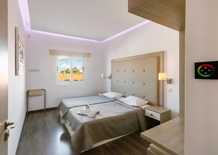 Neptune Hotel Apartments Paphos